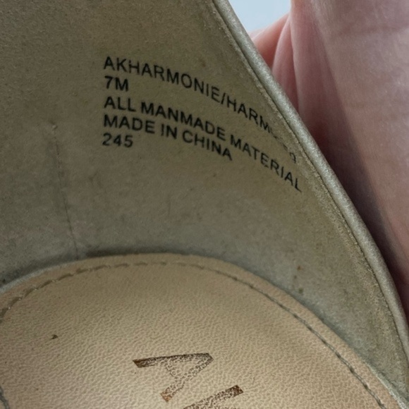 Ann Klein Pearl Accent Clear Toe Champagne Heels - Picture 6 of 11